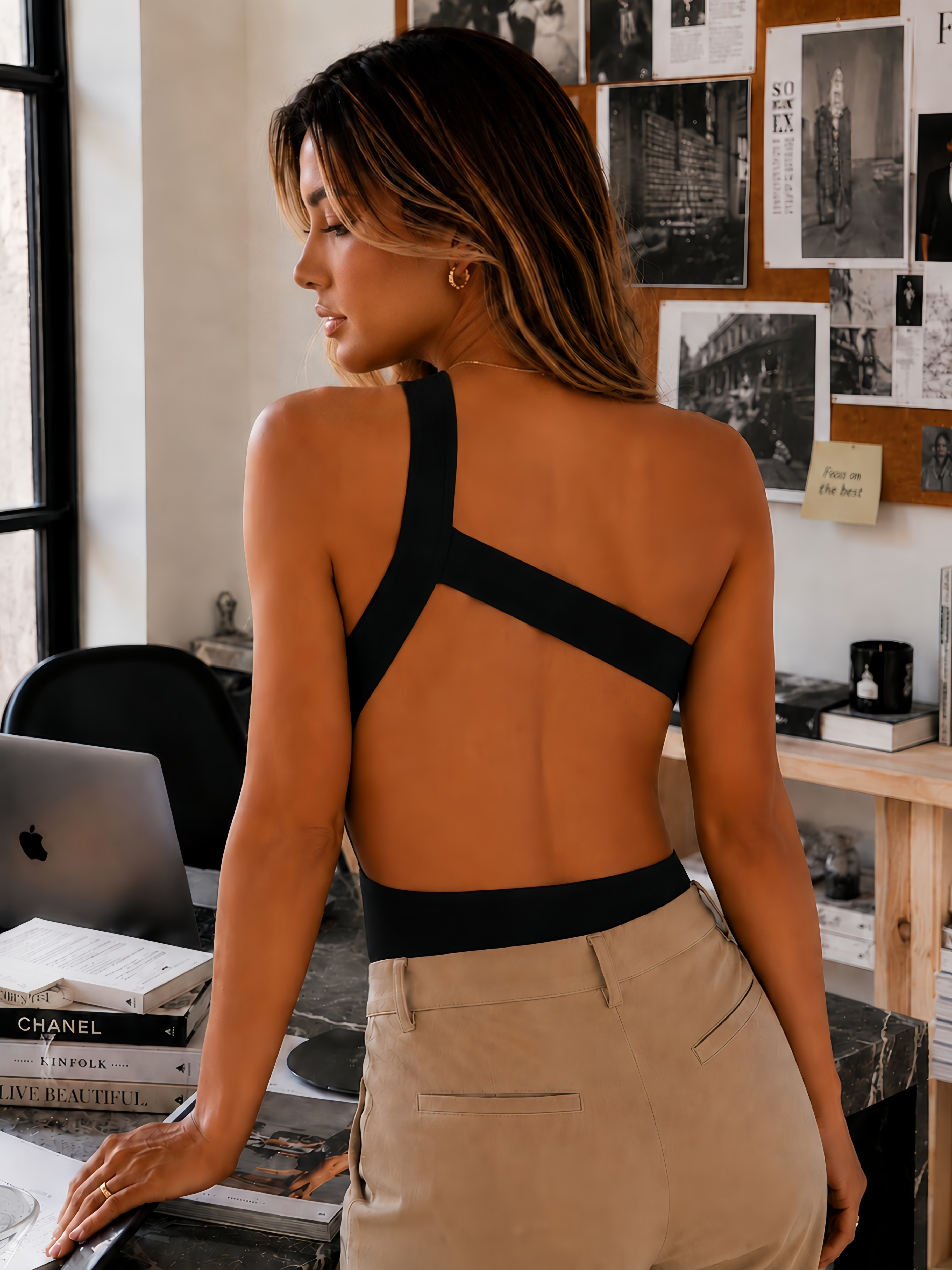 Body Z Escote Asimetrico Espalda