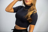 CROP TOP MACA CUELLO MANGA CORTA